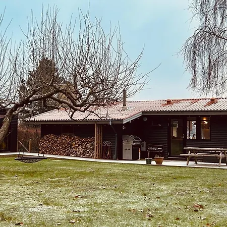 Charming And Cozy 度假居 *